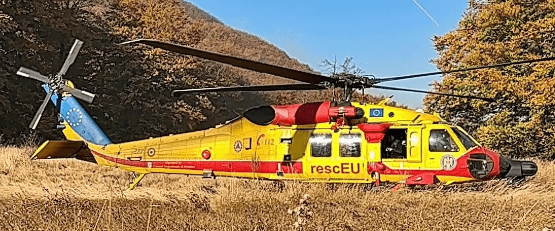 Incendiu Domogled: 160 de persoane ieri, 45 de aruncări; recunoaștere cu drona azi